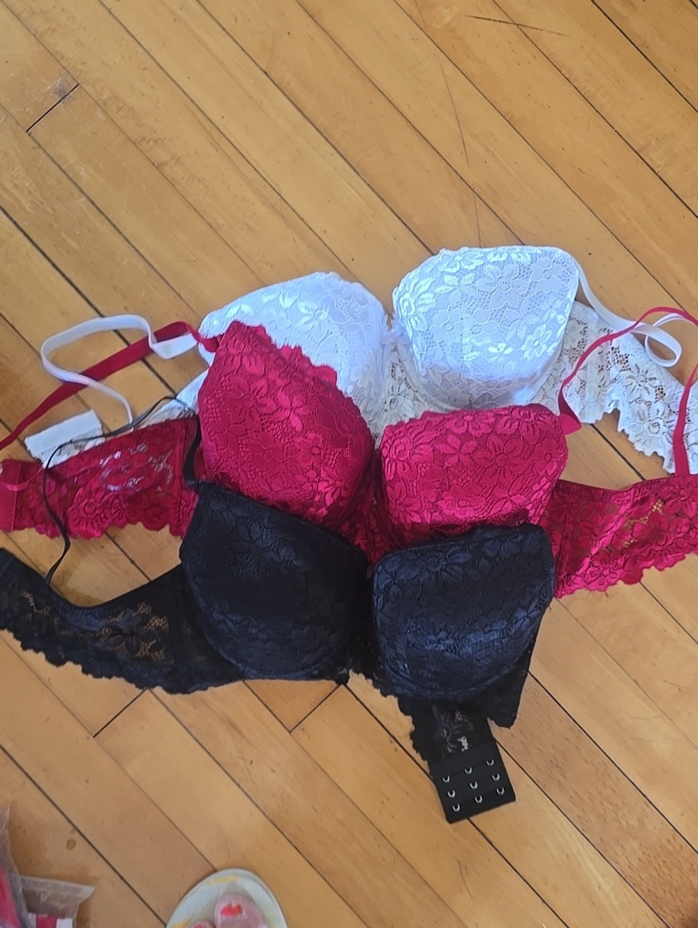 All 3 !!     Lace Push-Up Bra Set Of 3 — Black, White & Red